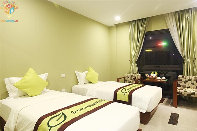Phòng deluxe 2 giường đơn hoặc 1 giường đôi hướng thành phố