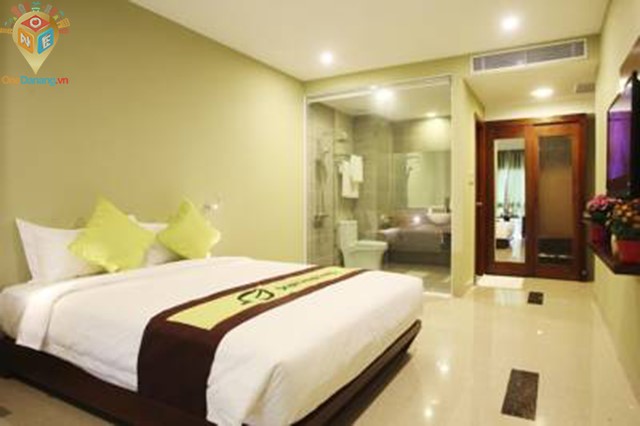 Phòng Superior 1 giường đôi có ban công