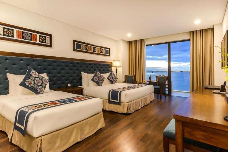 Phòng Triple Sea Front With Balcony
