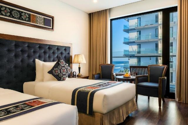 Phòng Balcony Deluxe Twin Sea Side