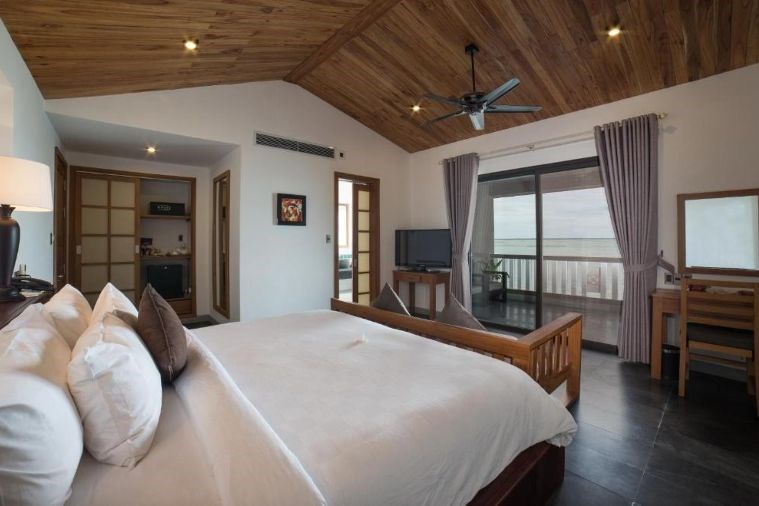 Phòng Deluxe Double View Đầm