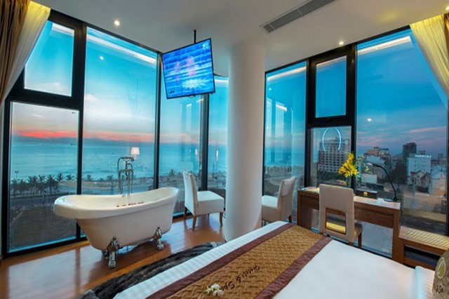 King Spa Hollywood Luxury